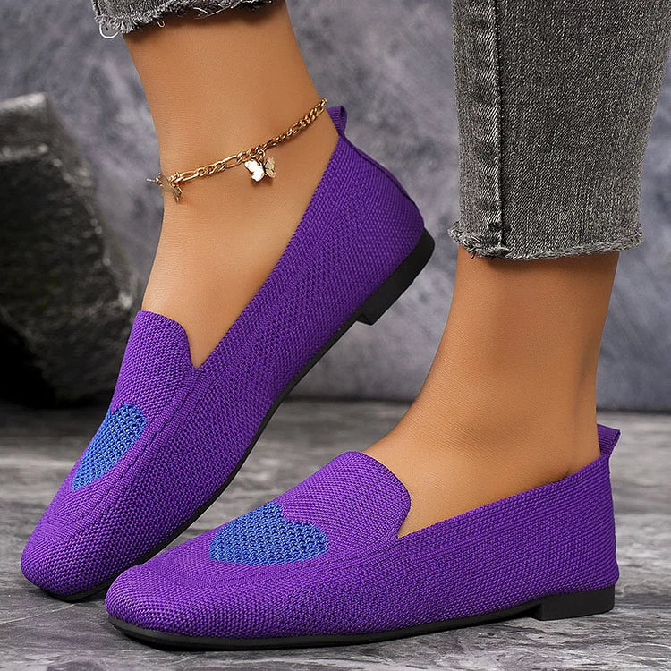 Strick-Freizeitschuhe mit Herzmuster und quadratischer Zehenpartie zum Hineinschlüpfen