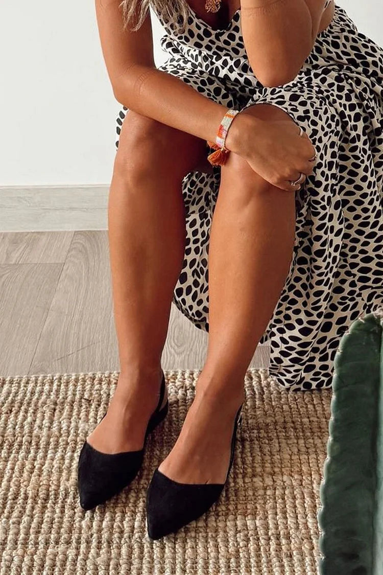 Schlichte schwarze Spitz-Zulaufende Slingbacks