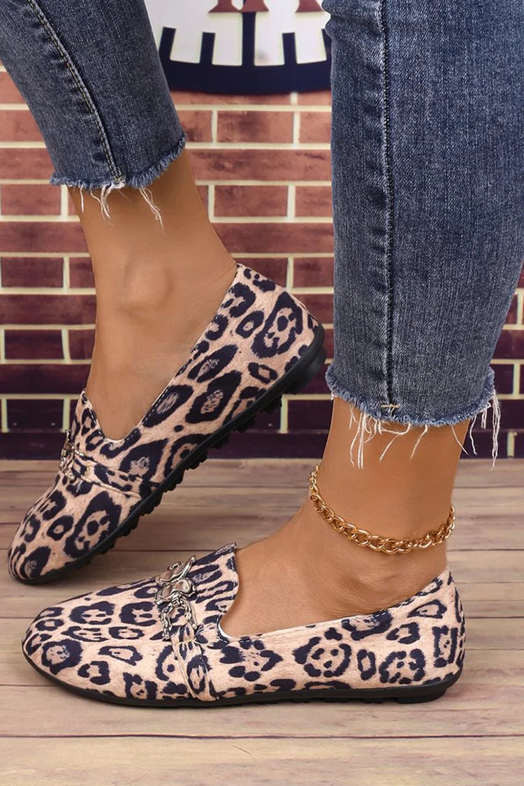 Leopardenmuster Loafer mit runder Metallzehenpartie und Schmetterlingsakzent
