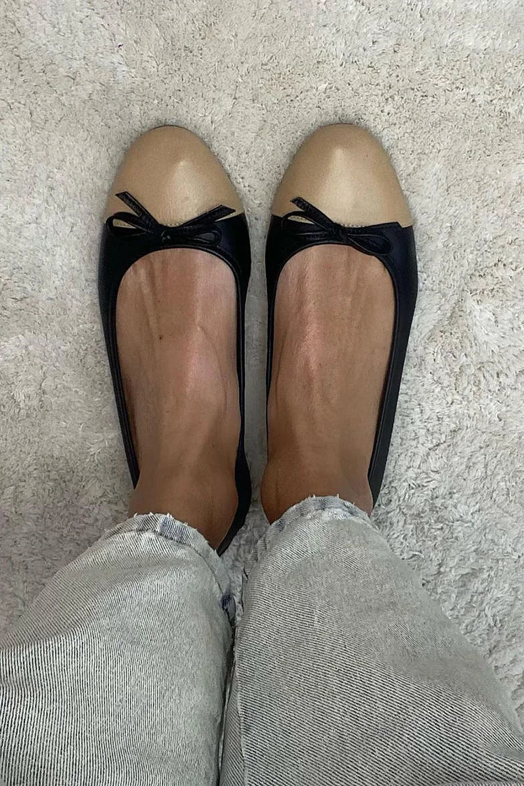 Schwarze Ballerinas mit Farbblock-Schleifenakzent und runder Zehenform
