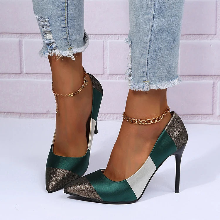 Eleganter Farbblock-Stiletto mit spitzem Zehenbereich und Slip-on-Design