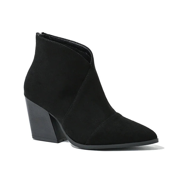 Elegante Stiefeletten mit V-Ausschnitt, spitzer Zehenform und markantem Absatz
