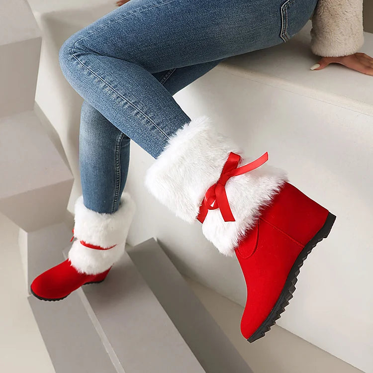 Flauschige, weihnachtliche Stiefel mit runder Zehenpartie, Keilabsatz und Schleifenbindung