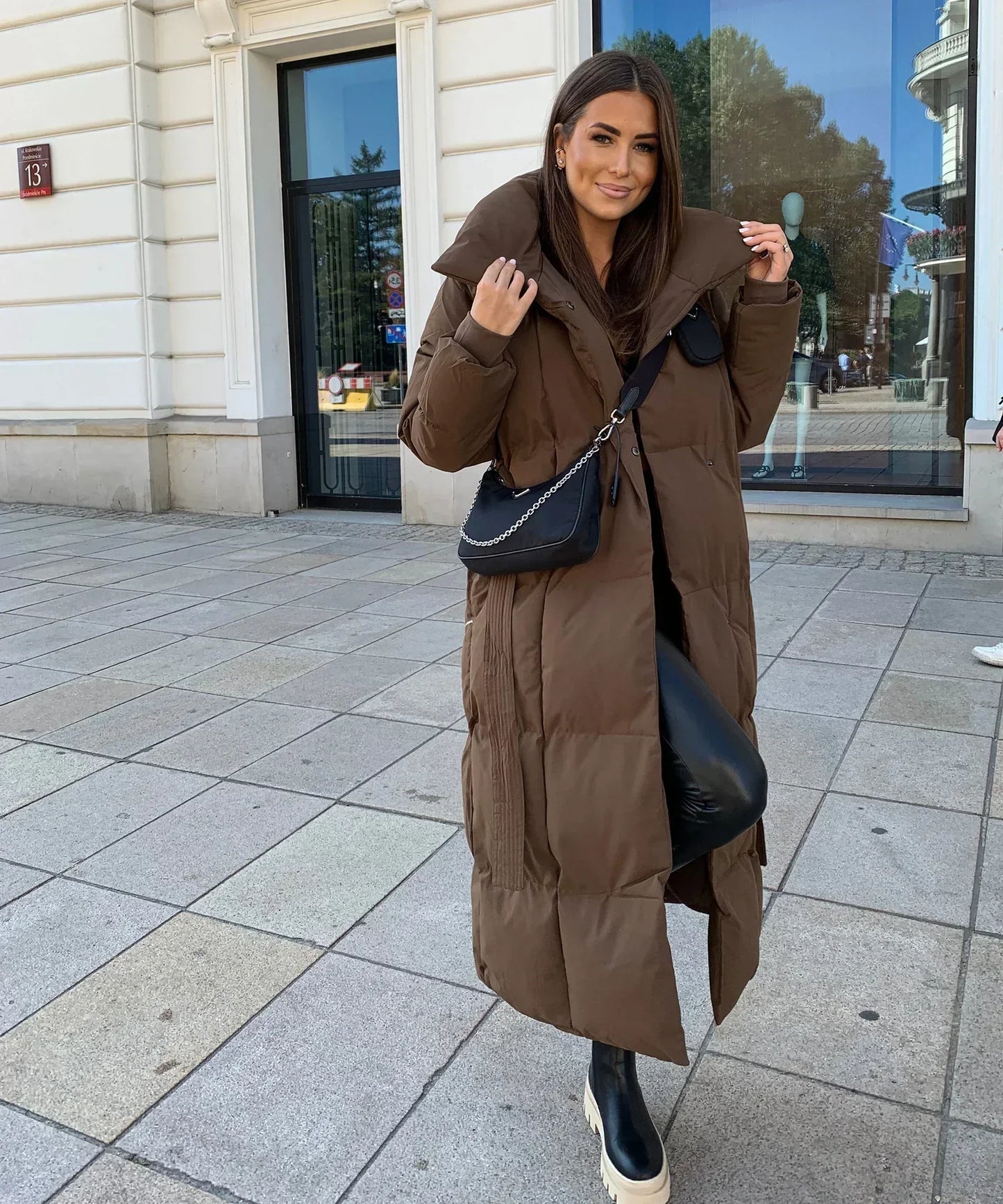 Mia | Elegante lange Pufferjacke mit Taillengürtel