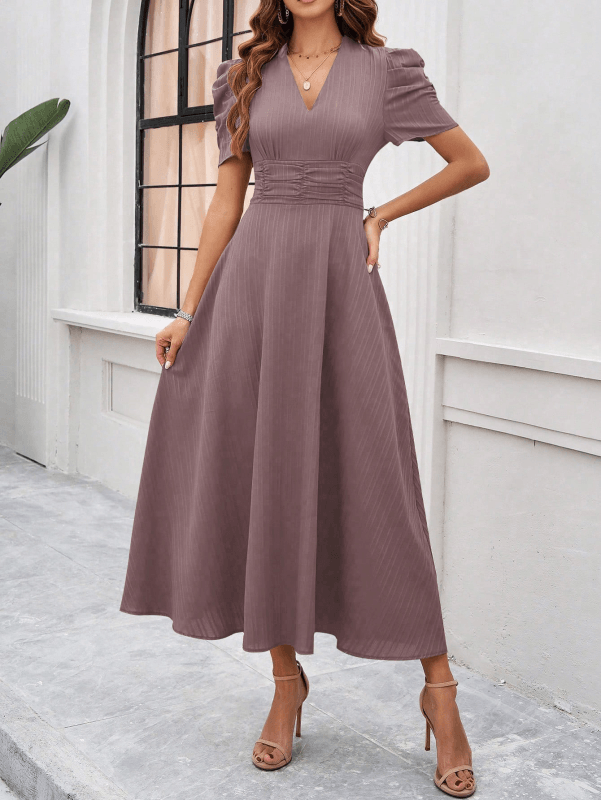 Andrea | Elegantes Midikleid mit stilvollem V-Ausschnitt