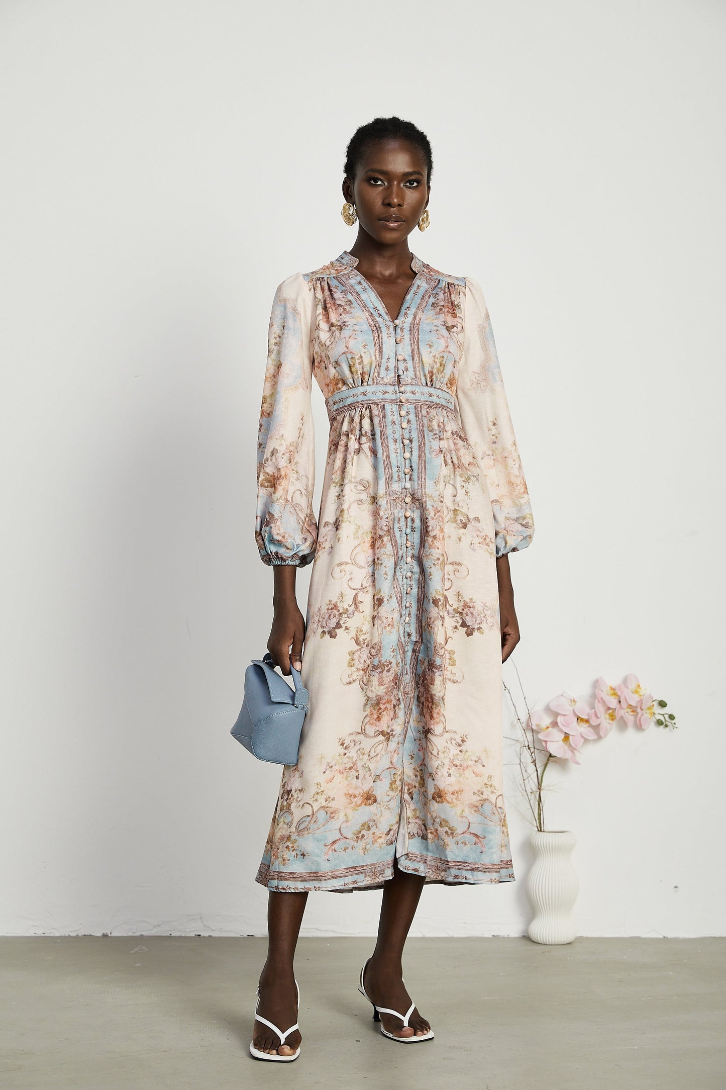 Sophie | Leichtes Midikleid mit floralem Muster und Faltendetails