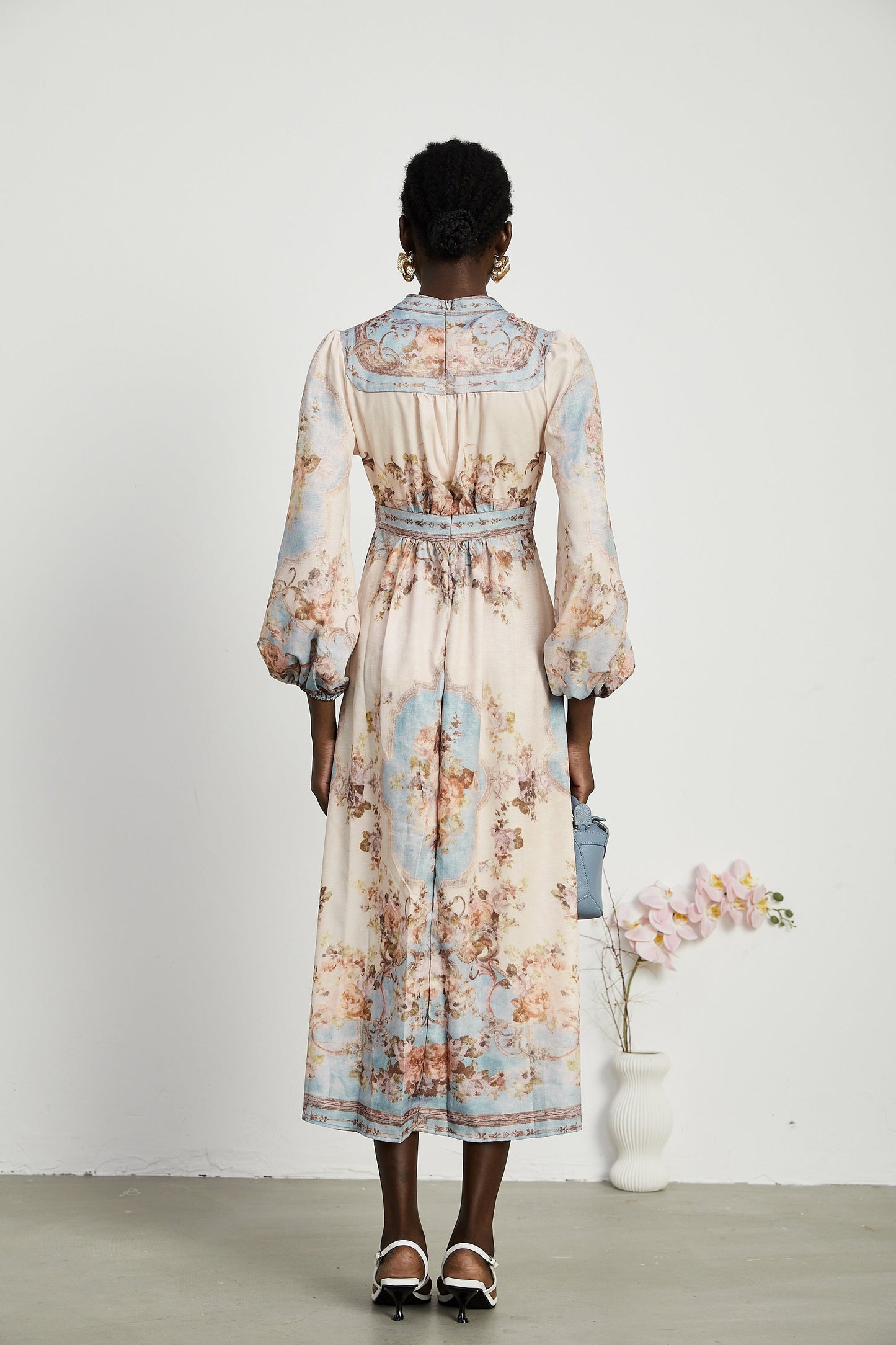 Sophie | Leichtes Midikleid mit floralem Muster und Faltendetails