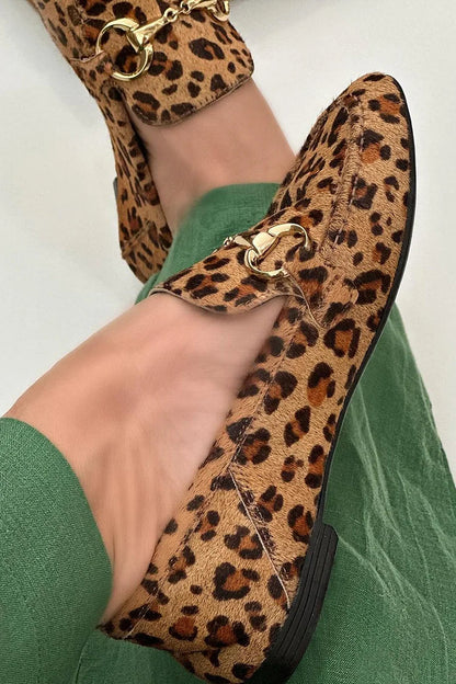 Khaki Slipper mit Metall-Schnallenakzent und Leopardenmuster