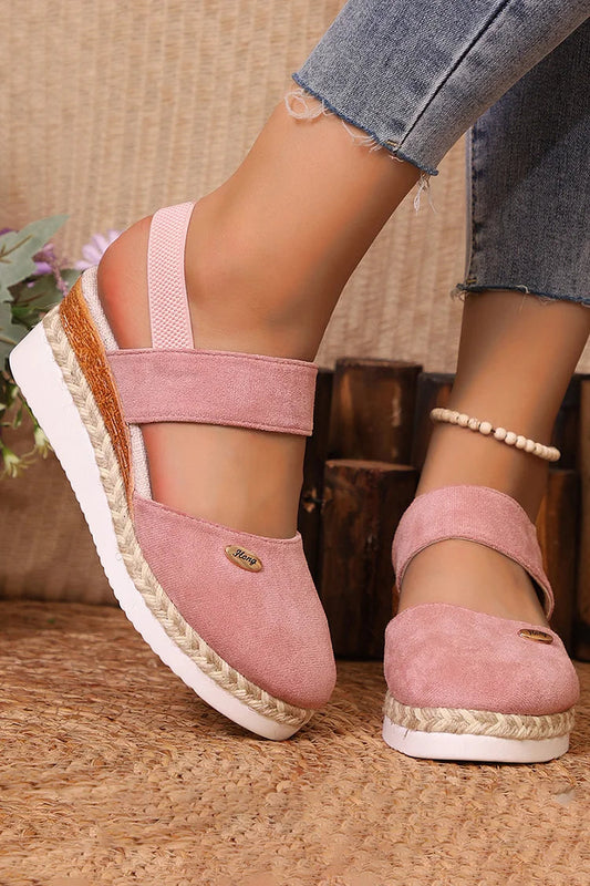 Elegante Espadrille-Wedges mit Metallakzenten und geschlossener Zehenpartie