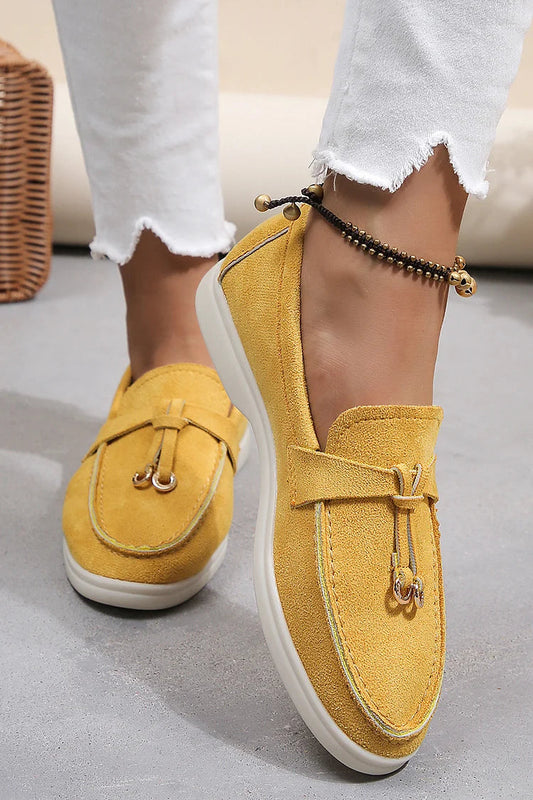 Bequeme einfarbige Low-Top-Loafer mit dekorativer Knotennaht