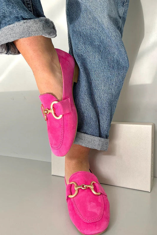 Bequeme Slipper mit Metallic-Schnallen zum Hineinschlüpfen