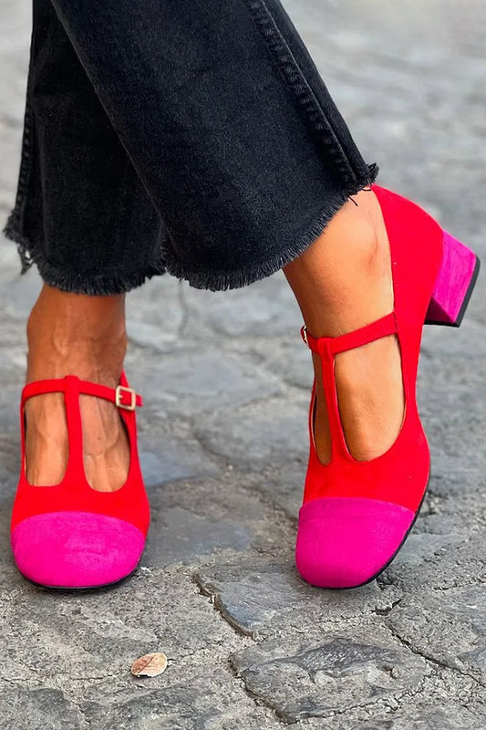 Rote Chunky-Heels mit Patchwork-T-Riemen und runder Zehenpartie