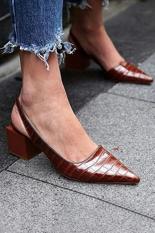 Elegante Slingback-Pumps mit Krokodilleder-Muster und unregelmäßigem, spitzem Zehenbereich