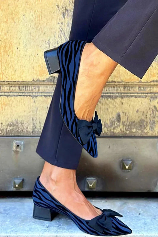 Zebramuster-Stilettos in Blau mit Schleifendetail und spitzem Zehenbereich [Vorbestellung]