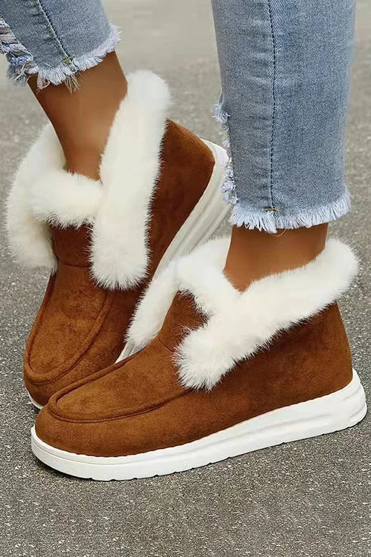 Farbenfrohe Schneestiefel mit kuscheligem Besatz und runder Zehenform