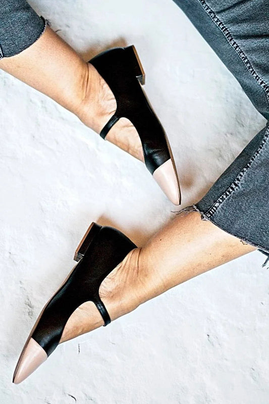Schwarze Flache Schuhe mit Spitzem Zehenbereich, Colorblock-Ristriemen und Schnalle [Vorbestellung]