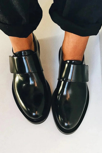 Schwarze Oxford-Schuhe mit einfarbigem Patchwork-Riemen und runder Zehenform