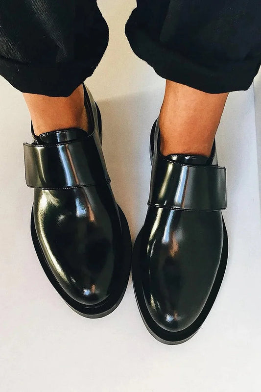 Schwarze Oxford-Schuhe mit einfarbigem Patchwork-Riemen und runder Zehenform