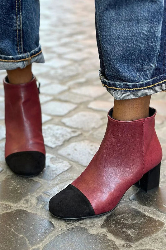 Burgunderrote Farbblock-Stiefeletten mit runder Zehenpartie und klobigem Absatz [Vorbestellung]