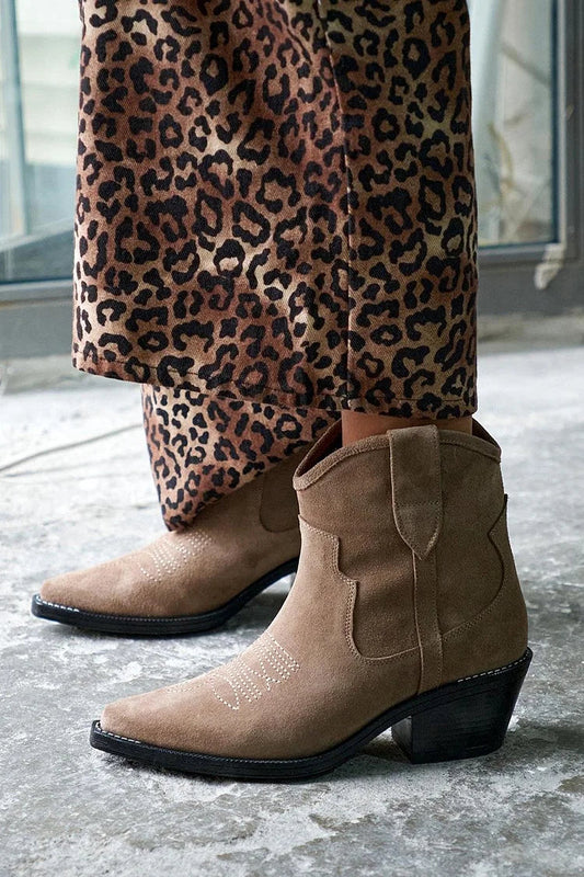 Nahtdesign, spitze Zehen, robuster Absatz, hellbraune Stiefeletten [Vorbestellung]