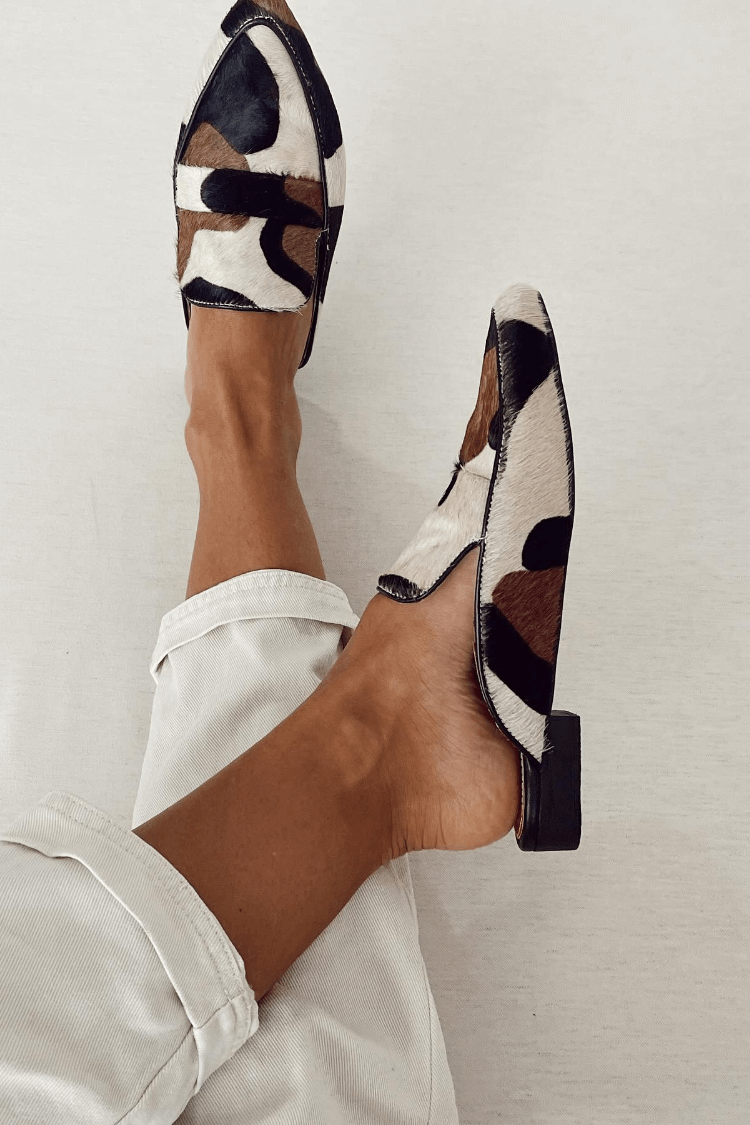 Patchwork-Eleganz-Lederschuh mit runder Zehenform und Tiermuster