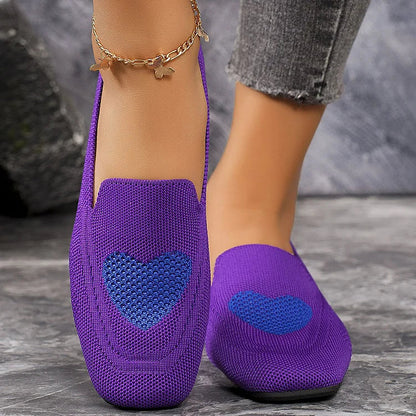 Strick-Freizeitschuhe mit Herzmuster und quadratischer Zehenpartie zum Hineinschlüpfen
