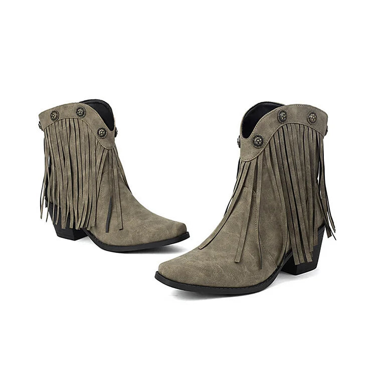 Fransen-Ankle Boots mit metallischen Nieten, eckiger Zehenpartie und klobigem Absatz