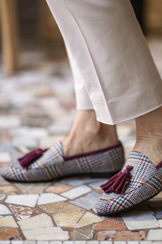 Karierte Struktur-Loafer mit Quasten im Slip-On-Stil