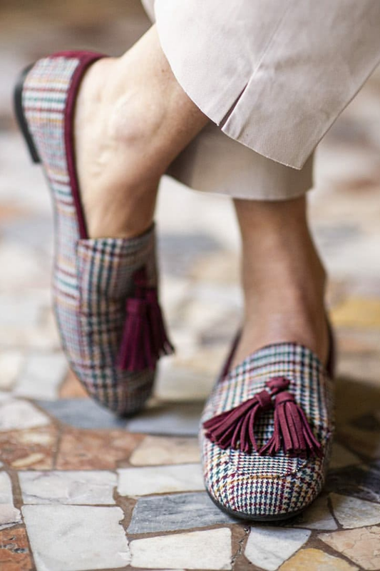 Karierte Struktur-Loafer mit Quasten im Slip-On-Stil