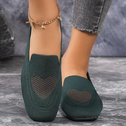 Strick-Freizeitschuhe mit Herzmuster und quadratischer Zehenpartie zum Hineinschlüpfen