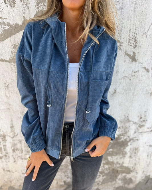 Marion | Damen Cordjacke mit Kapuze und nostalgischem Flair