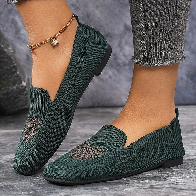Strick-Freizeitschuhe mit Herzmuster und quadratischer Zehenpartie zum Hineinschlüpfen