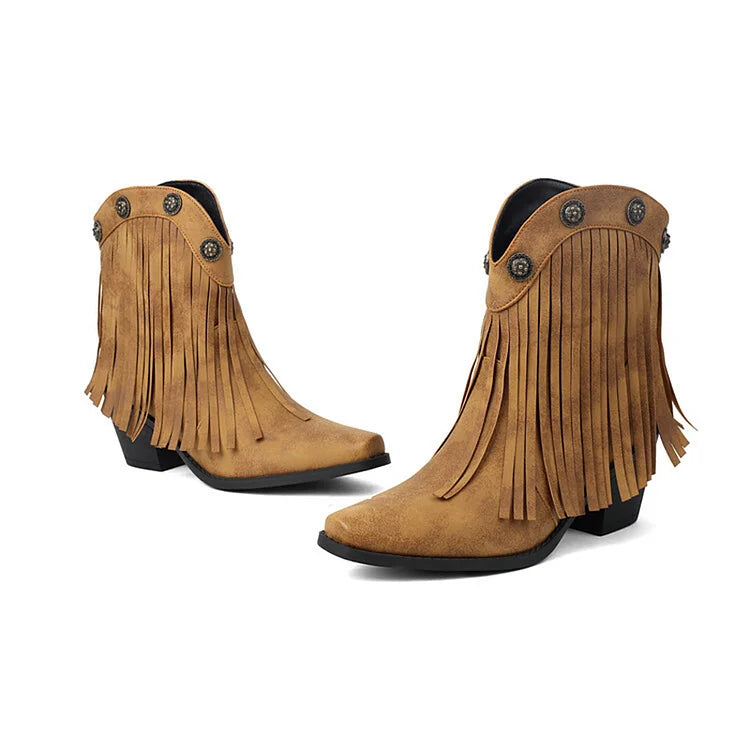Fransen-Ankle Boots mit metallischen Nieten, eckiger Zehenpartie und klobigem Absatz