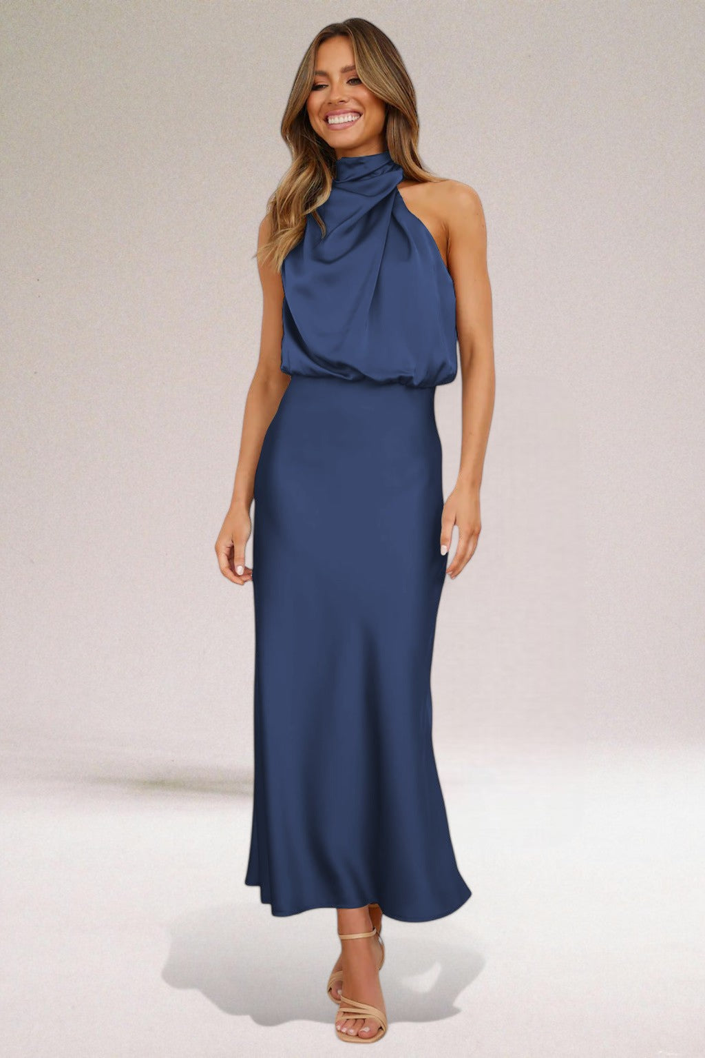 Flavia | Elegantes Satin-Kleid mit Halter-Design