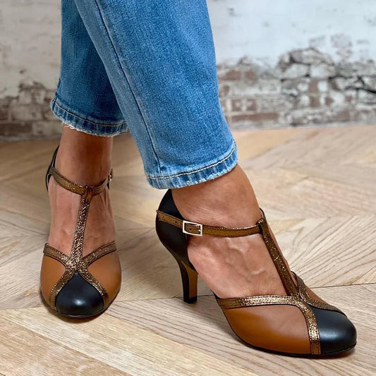 Braune Glitzer-Stiletto-Absätze mit Farbblock und T-Riemen