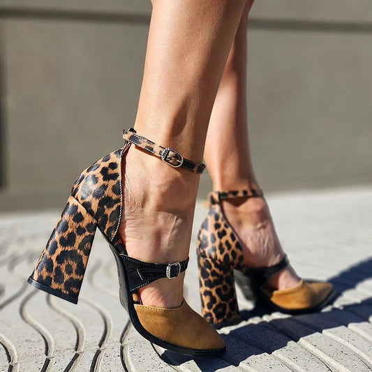 Khaki Farbblock-High Heels mit spitzem Zehenbereich und Leopardenmuster