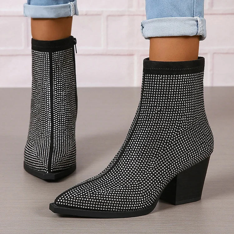 Spitz zulaufende Strass-Stiefeletten mit Reißverschluss und robustem Absatz