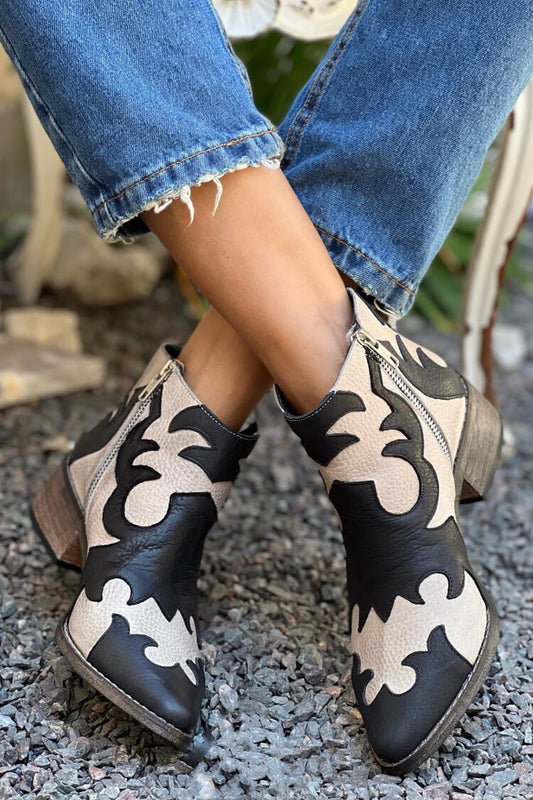 Desert Mirage Ankle Boots mit Ausschnitten [Vorbestellung]