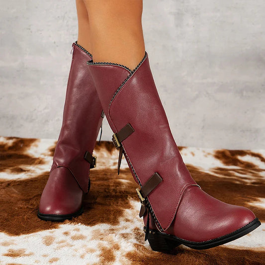 Kniehohe Stiefel mit metallischen Nieten, Patchwork-Riemen, Schnallen und runder Zehenform