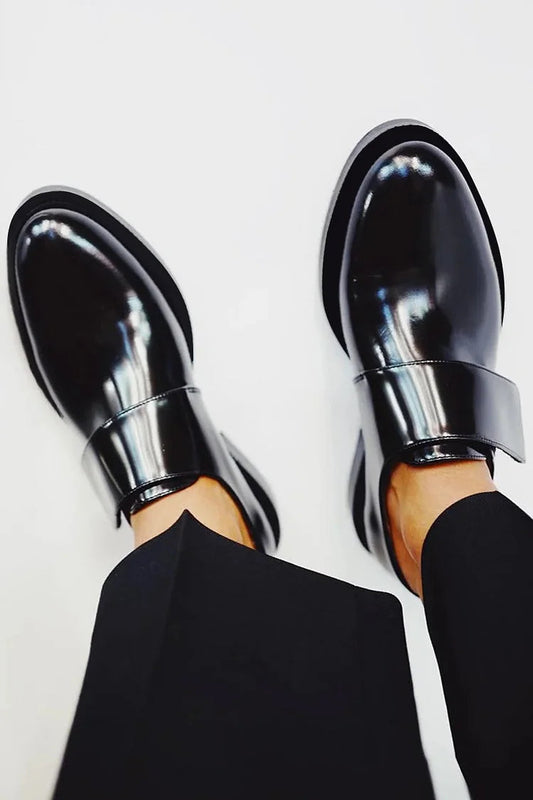 Schwarze Oxford-Schuhe mit einfarbigem Patchwork-Riemen und runder Zehenform