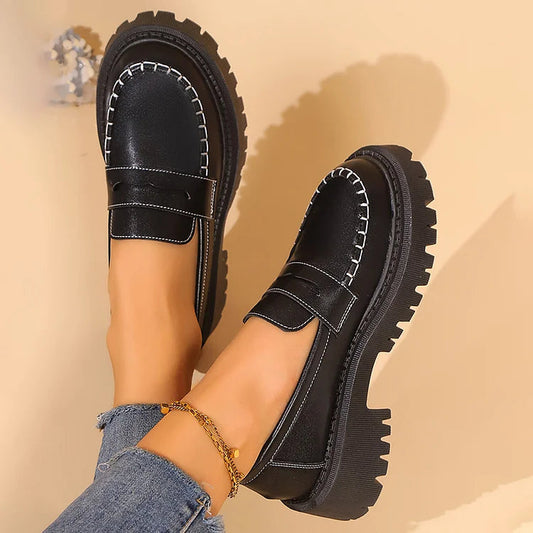 Bequeme Patchwork-Loafer mit runder Zehenpartie und robustem Absatz