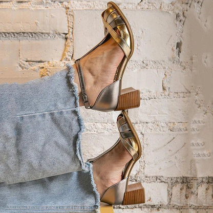 Komfortable Metallic Sandalen mit Kreuzriemen, Schnalle, Peeptoe und goldenen Blockabsätzen