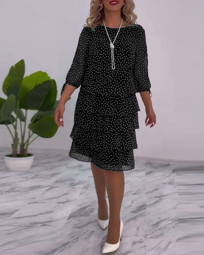 Carla | Elegantes Stufenkleid mit Punkten für festliche Anlässe
