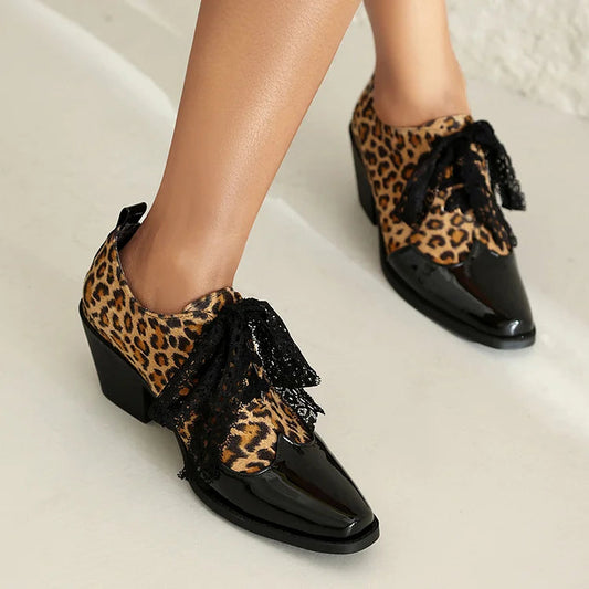 Leopardenmuster-Oxford-Schuhe mit Patchwork, quadratischer Zehenpartie und klobigem Absatz