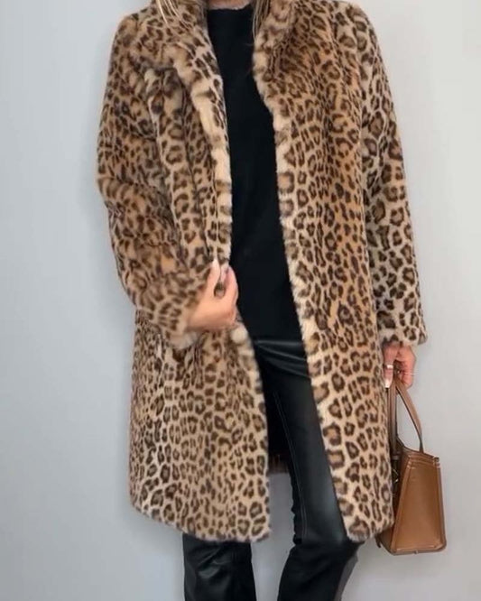 Leia | Lange, kuschelige Jacke mit Leopardenmuster