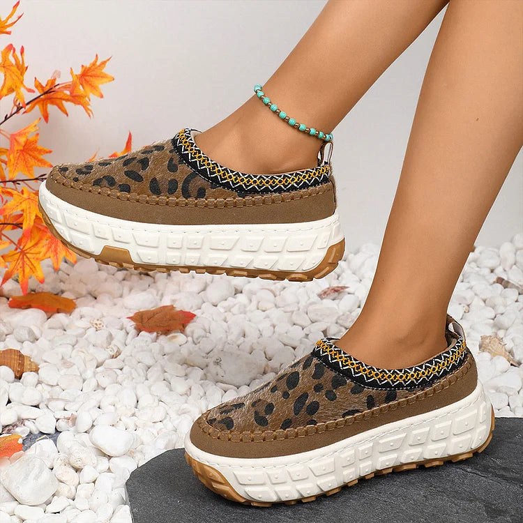 Bequeme Schneestiefel mit Leopardenmuster, feinen Nähten und runder Zehenpartie