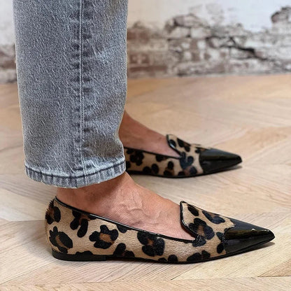 Khaki-Patchwork-Flats mit spitzer Zehenpartie und Leopardenmuster
