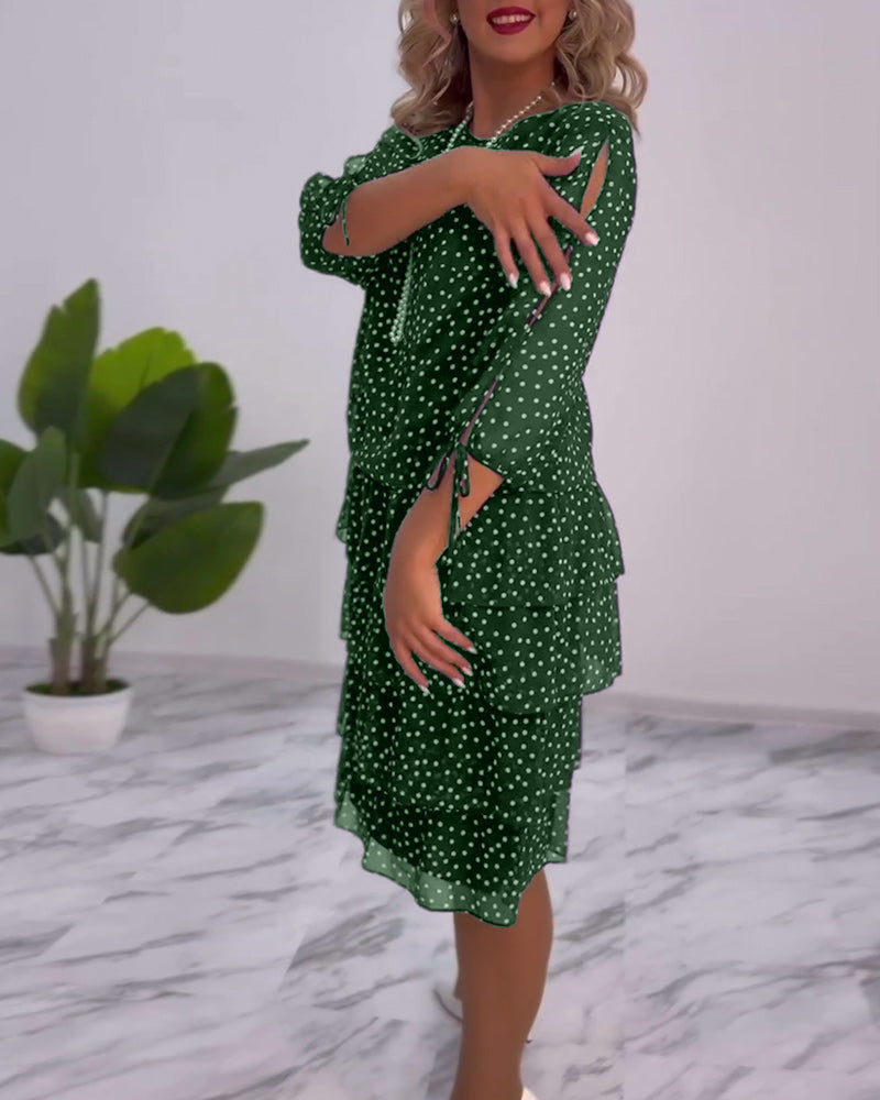 Carla | Elegantes Stufenkleid mit Punkten für festliche Anlässe
