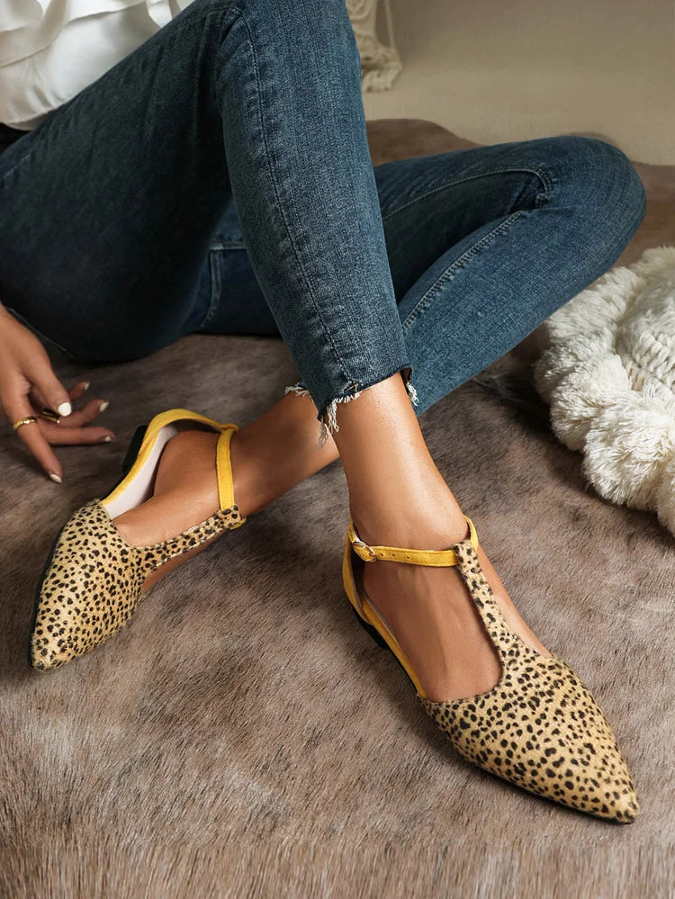 Damen Freizeit-Flats mit Leopardenmuster, Colorblock-Knöchelriemen, Schnalle und spitz zulaufender Zehenpartie