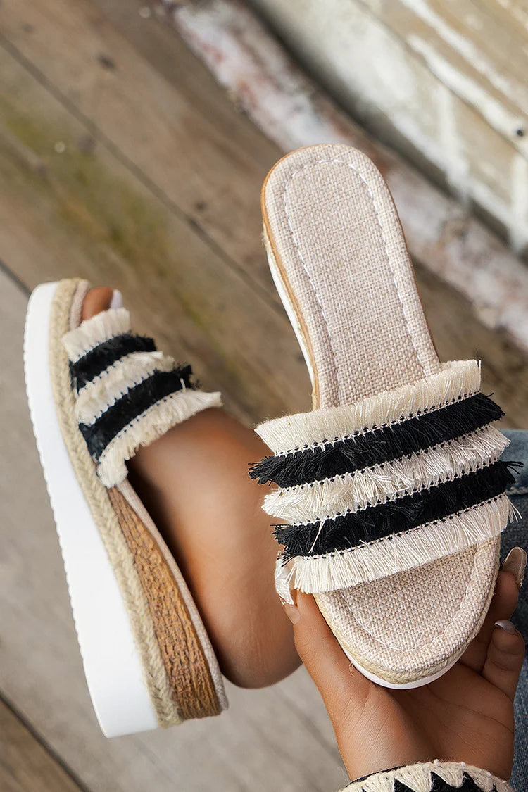 Gestreifte Espadrille-Plateau-Slipper für den Außenbereich mit Quasten